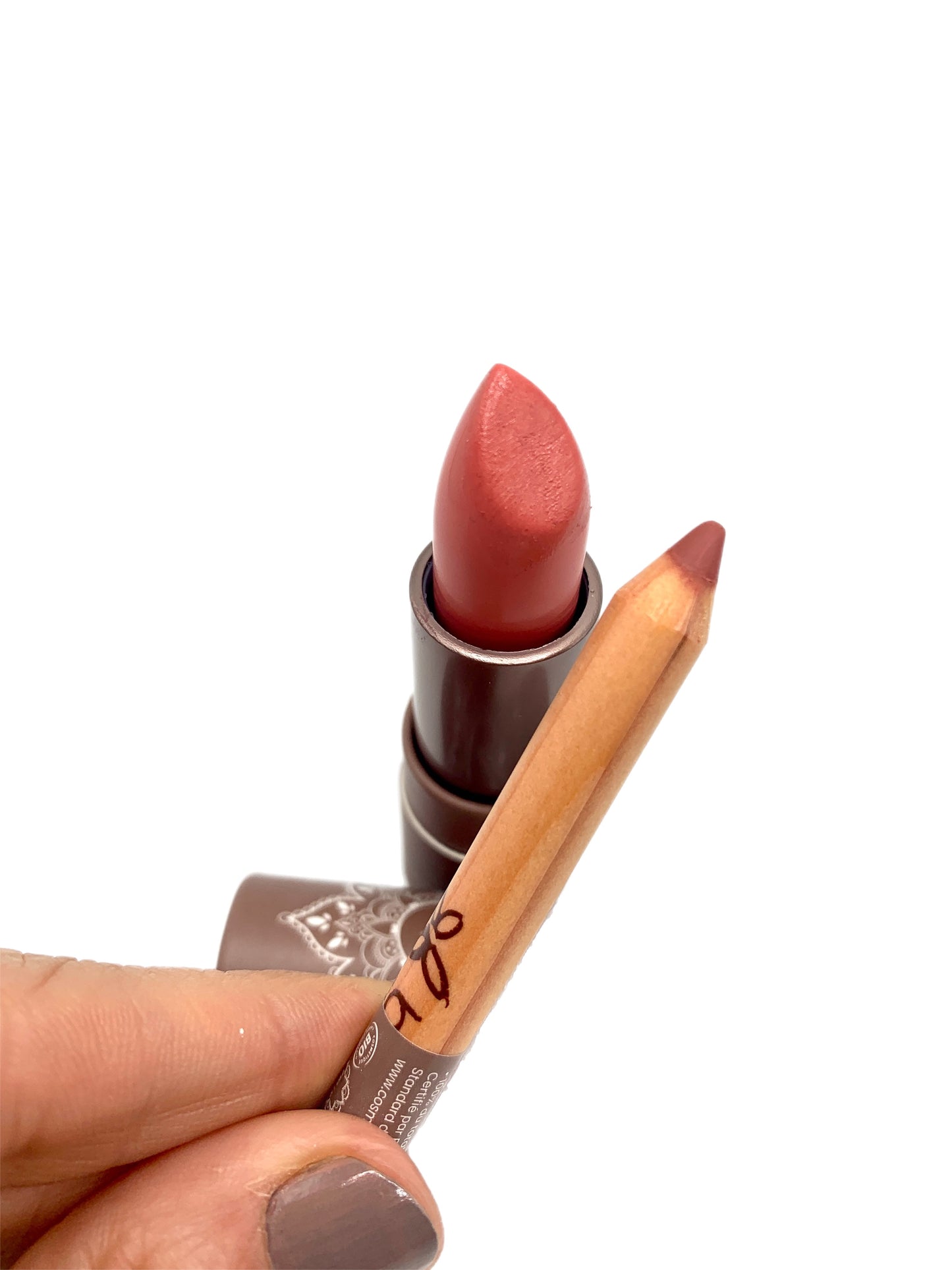 barra y lápiz de labios naturales, sin derivados del petroleo. rosa nude